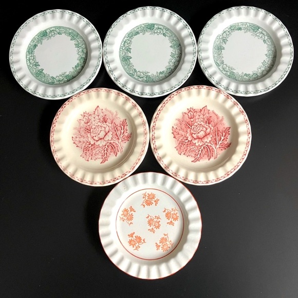 Vintage ARABIA Mini Saucers Mix Designs Set of 6 Made in Finland - Picture 1 of 5